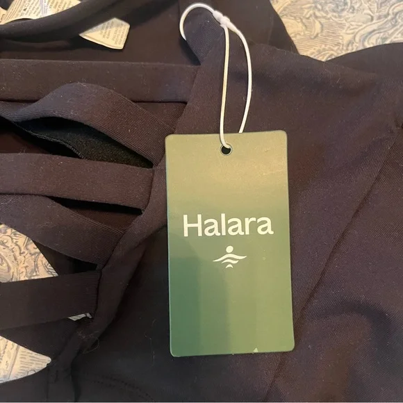 NWT HALARA Black Strappy Sports Bra/ crop top with Ladder Back - Picture 5 of 6